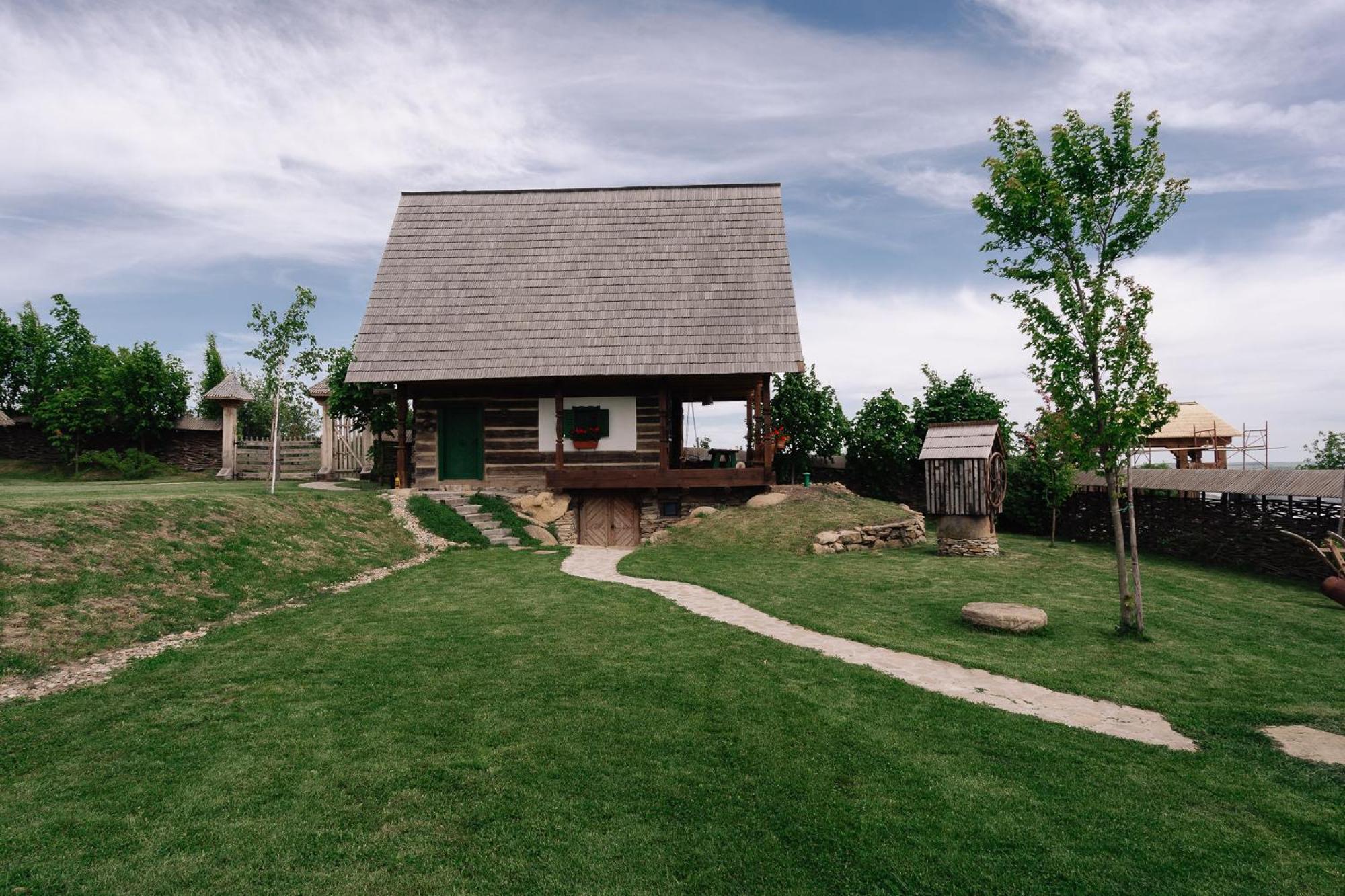 Chalet Echoes Of Vladicu *
