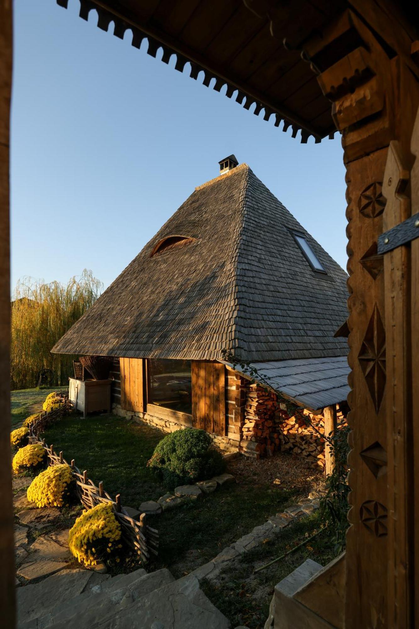 Chalet Echoes Of Vladicu *